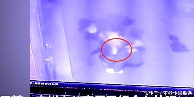 赖女士|女子独自走夜路，到巷子时冲出陌生男子，将女子打倒在地上下其手