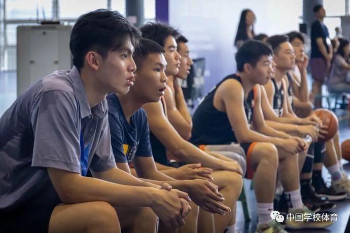  联赛|第22届中国大学生篮球二级联赛男篮展开八强赛争夺 女篮进行半决赛