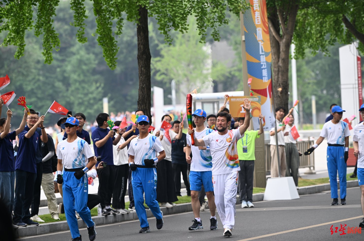 成都大运会火炬传递成都站（首日）传递圆满成功！此后还有4个传递日