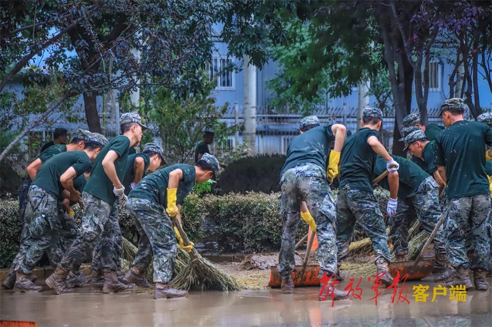 清淤、消杀，武警官兵全力投入涿州灾后重建工作