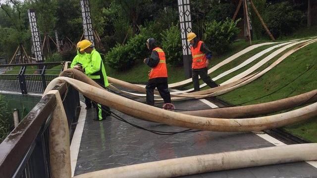 全员|积极应对新一轮强降雨来临！岳阳这支队伍全员出动