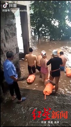  四川|四川达州7人漂流1公里，5男子上岸2女子失联 警方：还在搜救