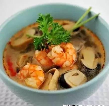  香浓|这是家庭主妇超爱做的快手汤，不用慢炖也好喝，味道香浓