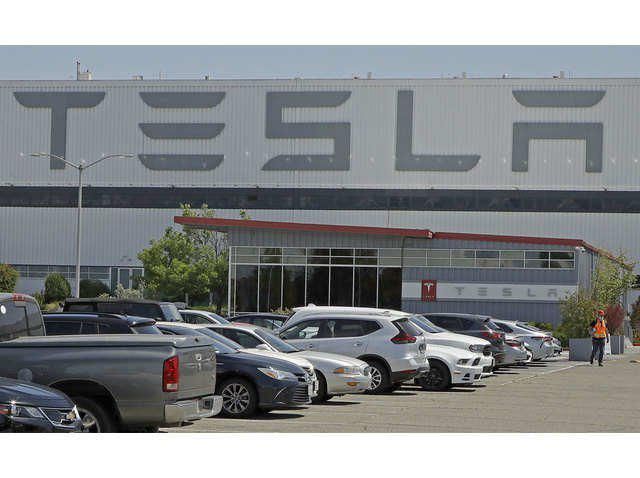  担心|硅谷封面｜除了工作马斯克到底热衷啥？爱吃爱玩梗还总担心人工智能