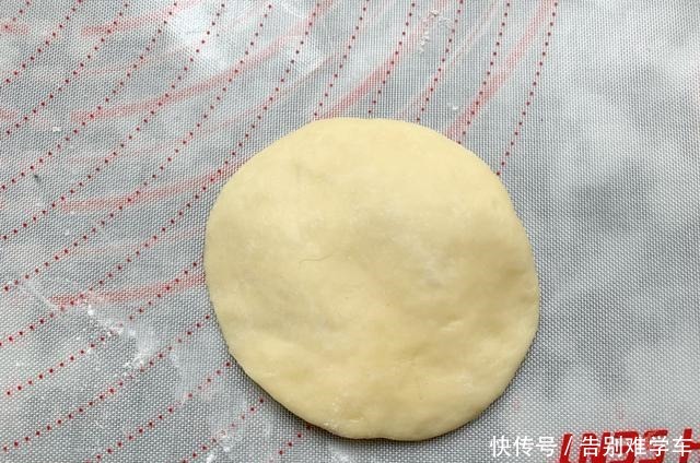 华夫饼|自制红豆华夫饼,无需泡打粉,个个松软香甜,比面包好吃还简单