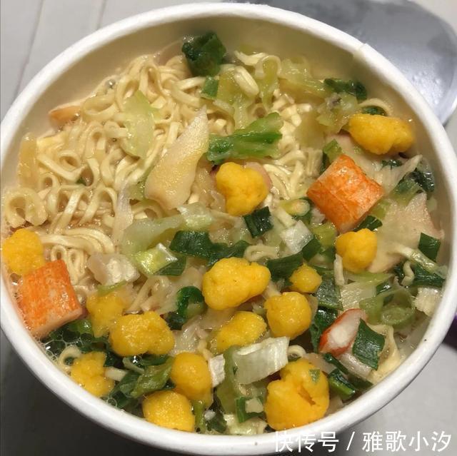 飘香|大学宿舍里公认“最好吃”的5种泡面,最后一种,飘香十里!