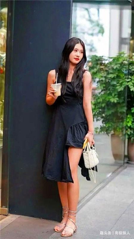 凉鞋|潮流新风尚,美丽姑娘搭配低跟凉鞋,让人感受到优雅大方的个性