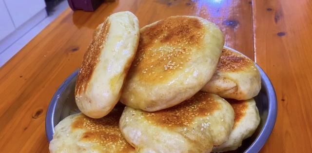  面食|烙饼时，到底需不需要酵母？卖饼老板告诉你配方，和买的一个味