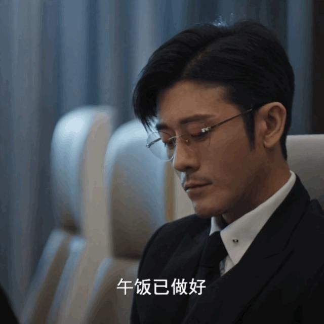  背靠|贵圈首个do成锥子脸的男星，背靠资本压番顶流小生，真宝藏