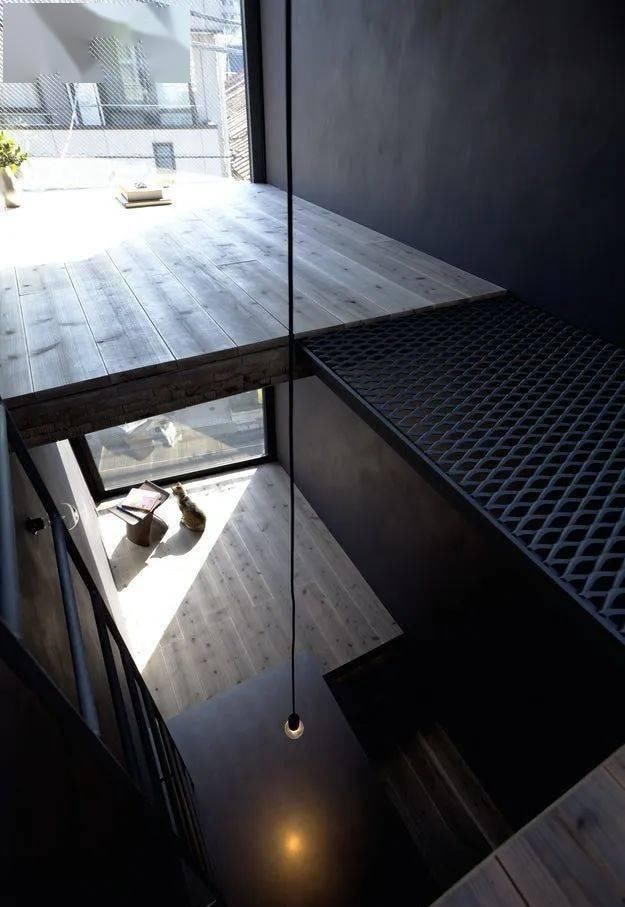  房爆|闪瞎眼：宽度不到1米的纸片房爆红全网！网友：真的能住人？