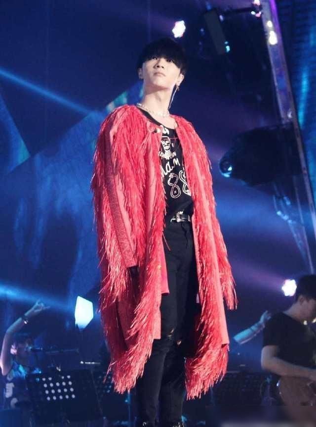  演唱会|从演唱会的出席率看《快乐男声》的流行，并评论选秀节目的下降