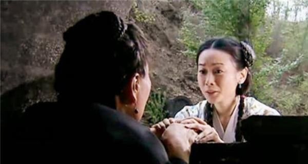 残忍|“瓦罐坟”到底有多残忍?子女把老人送进坟墓,每送一餐就填一块砖