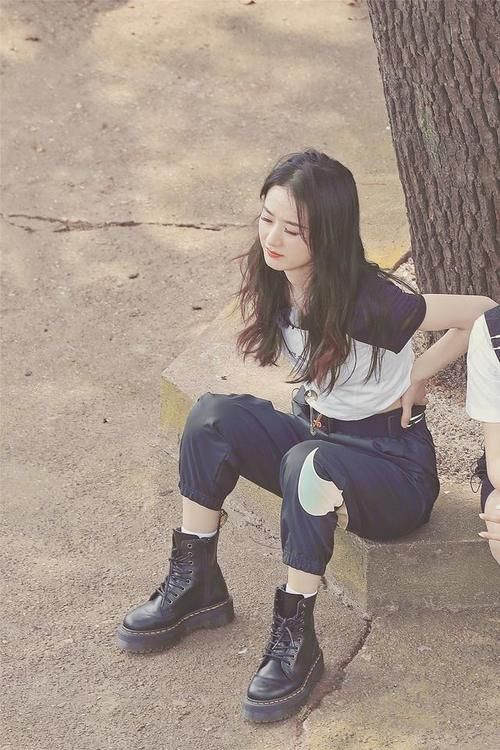  综艺|赵丽颖综艺路透曝光，给其他嘉宾打下手，女神任劳任怨无架子