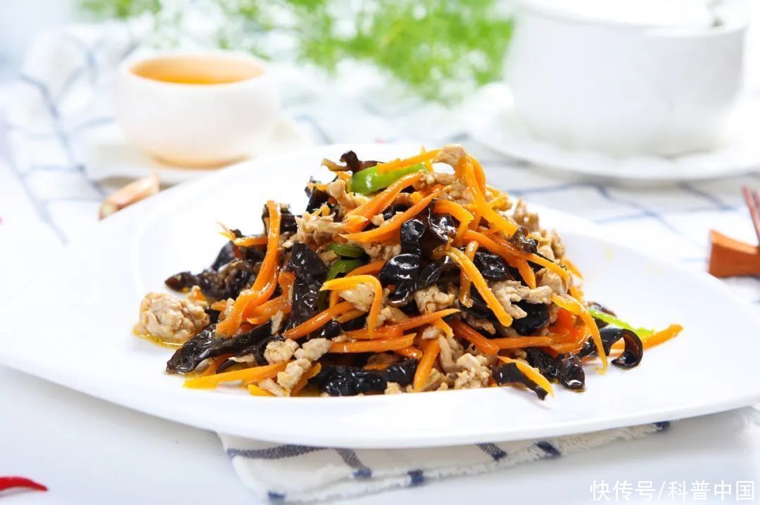这样做鱼香肉丝才最好吃(研究了十几本菜谱，我终于找到了鱼香肉丝的最佳做法！)