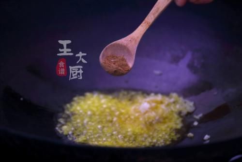  简单|清炒南瓜花，不一样的农家风味，简单又好吃，看一眼就学会