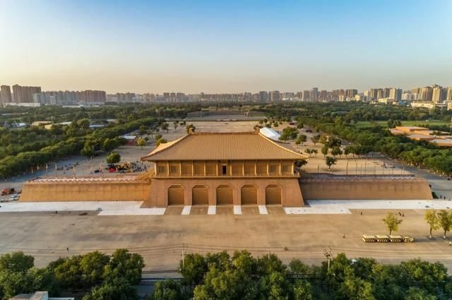  星球|一夜爆红上榜孤独星球！这个古城美食不输成都，景区免费高铁直达