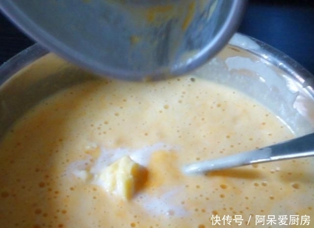 易学|南瓜海绵蛋糕,简单易学又好吃,学会可以不用出去买了!