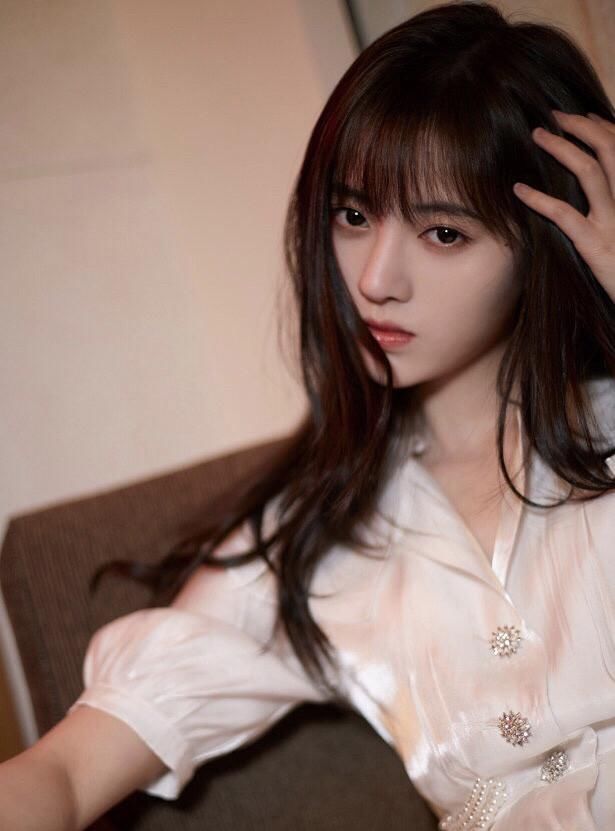 ps|鞠婧祎14岁旧照被疯传，没有ps、滤镜的年代，颜值竟然是这样？