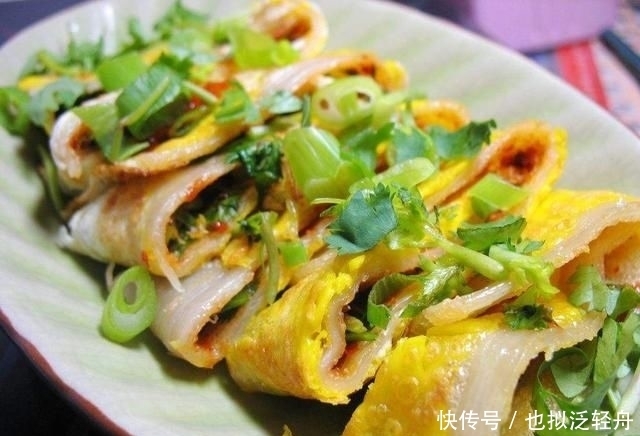  做法|教你烤冷面的秘制新做法，让人吃一口以后，就不舍得放下筷子了