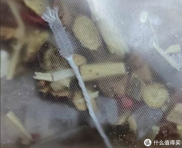 秋天适合喝竹蔗茅根雪梨茶(秋季必备饮品竹蔗茅根雪梨润肺茶)