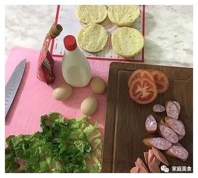 沙拉|芝士沙拉香肠蛋汉堡，自己动手做的汉堡包，吃起来特别香