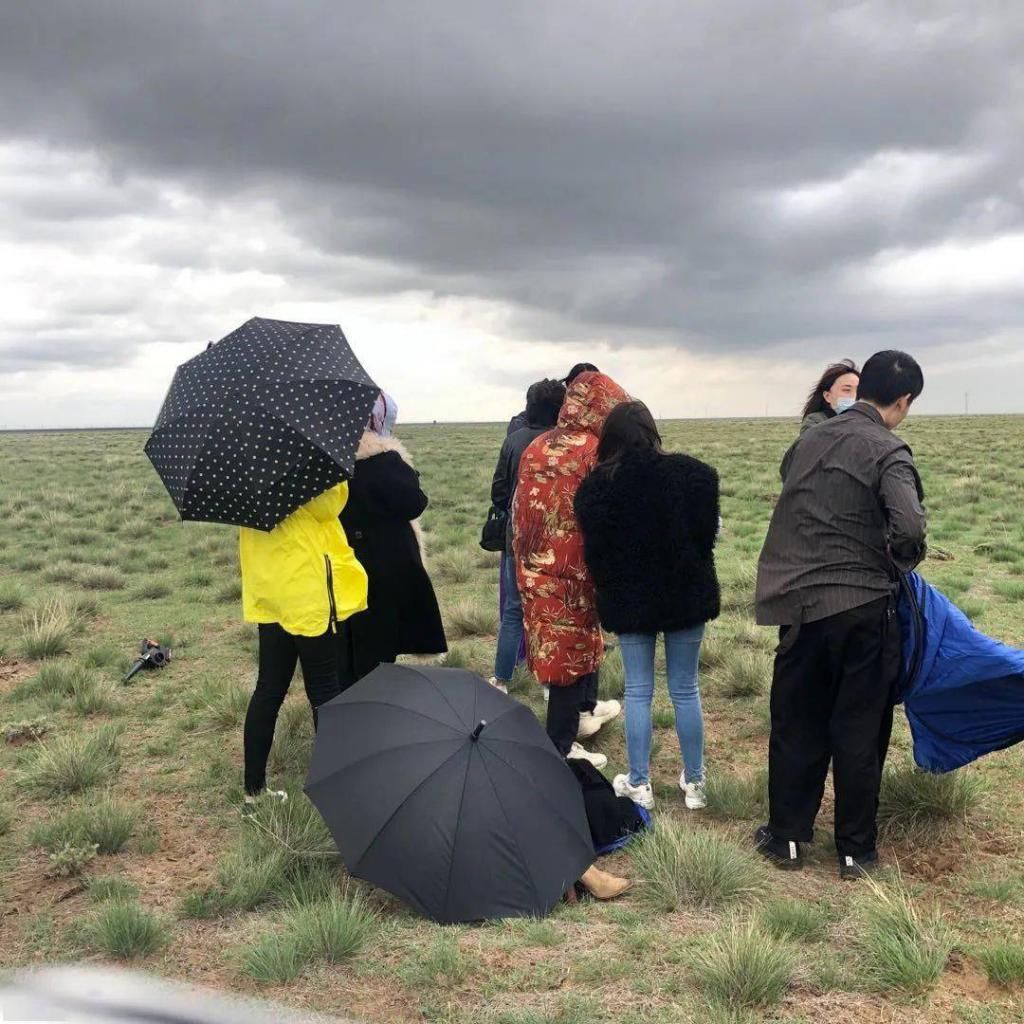 时装|棉麻丝绒时装特辑| 我们兵分四路之后的幕后故事