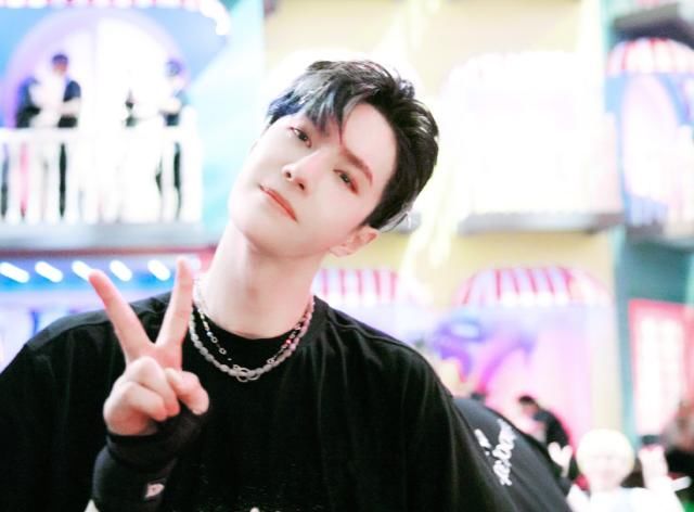  跳舞|王一博跳舞视频被下架，粉丝找节目组理论，《这就是街舞》导演回应