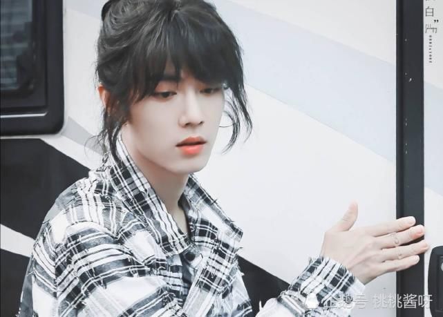 道歉|肖战同款卫衣品牌方道歉了，无关肖战，但牵扯粉丝