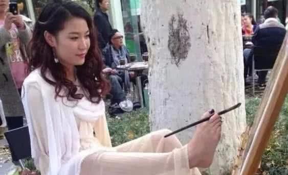 小伙|非诚勿扰“无臂女孩”:与小伙牵手成功,下台被甩,如今她怎么样