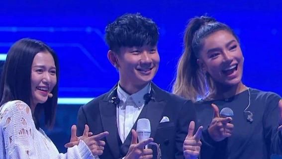  明明|尴尬！明明都是“超女”出身，当年的亚军已是导师，而冠军却仍是选手