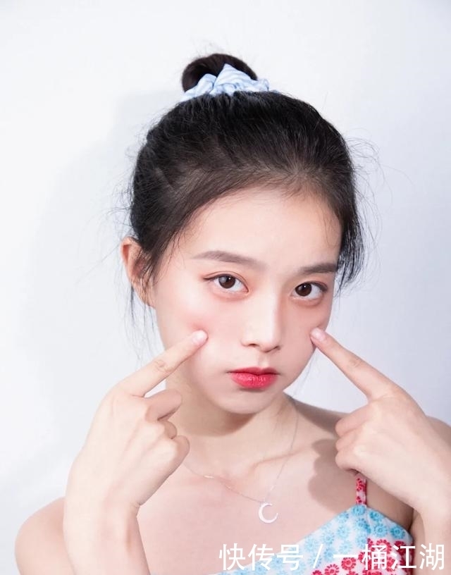 侧边编发|今夏最火的6款扎发,谁扎谁好看