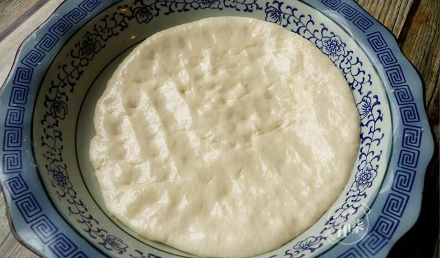 面粉|面粉别炸油条了,试试这样做,柔软香酥,保证吃一次就念念不忘