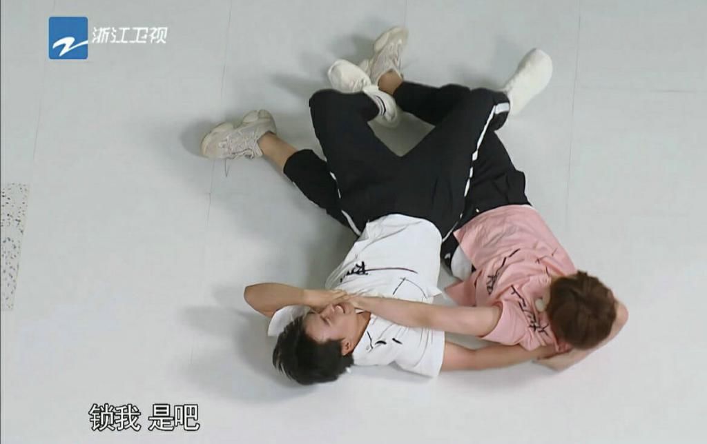  蔡徐坤|《奔跑吧》最新一期看点多，吴磊、蔡徐坤撕名牌，沙溢直呼不公平