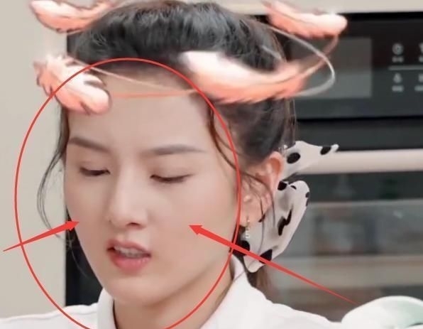  综艺|宋祖儿，在综艺学狐狸表情，太用力