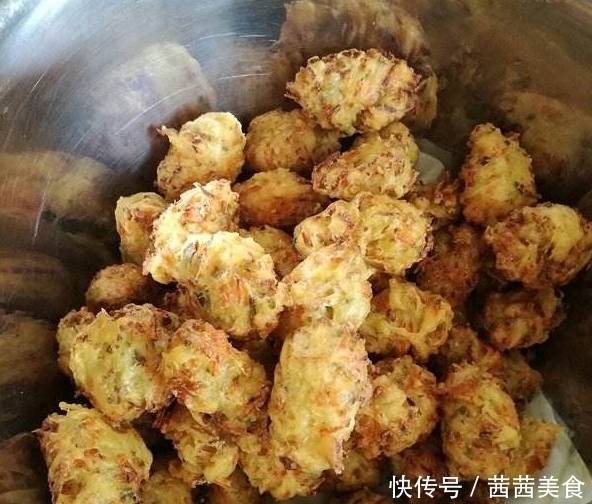 炸丸子|大厨透露:炸丸子不管焯不焯水都错了,多这1步,丸子香脆不发黑