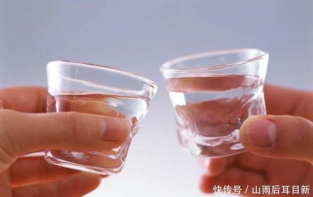 郎酒|10款高档白酒口碑对比:赖茅、郎酒评价一般,汾酒“易上头”