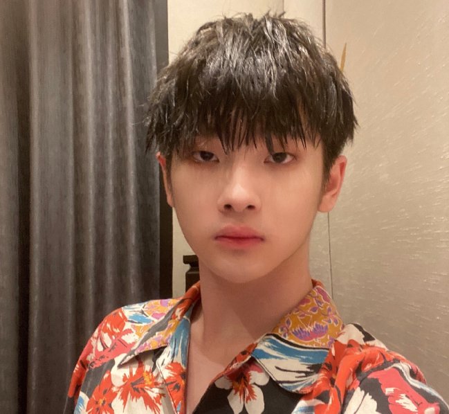  华晨|《明日》演唱会定档，四季人气学员首集结，李宇春华晨宇加盟？