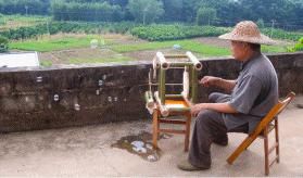  木头|继李子柒后，63岁木工大爷火爆外网，他凭什么月入60万？