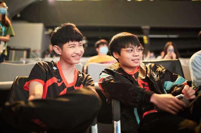  成了很大|“御三家”黑粉越斗越激烈，私信“干扰”选手，AG、E星和QG相继回应！