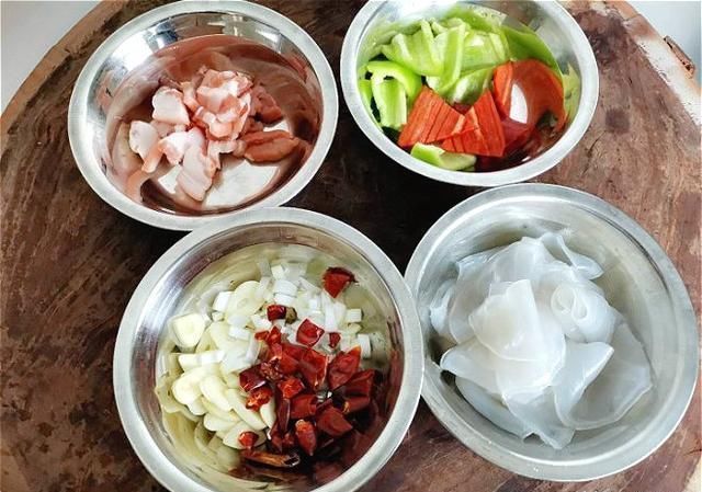  大白菜|炒大白菜时，别直接下锅炒，多加这1步，白菜更香更入味，不出水