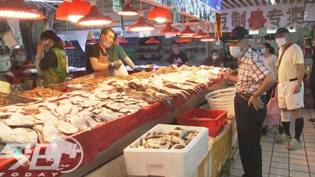 海鲜|青岛海鲜市场现大鱼!这么多海鲜,你最爱哪个?