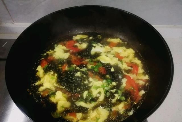  难怪|西红柿汤总不对味？先炒西红柿还是先加水，很多人做错难怪不好喝