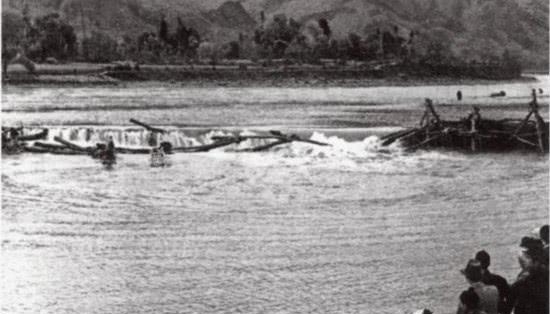 战死|学生全部战死, 中国飞行教练单机迎战32架日本轰炸机