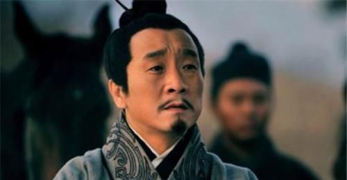 佩服|他是诸葛亮最佩服的人，张飞都忍不住巴结，刘备多次想''开除''他