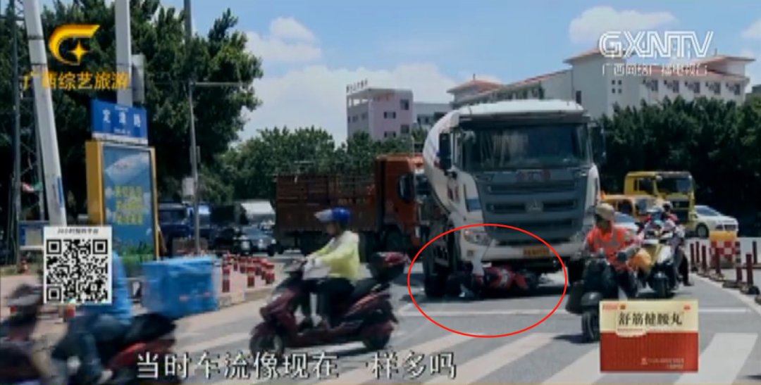  全副武装|女子骑车时全副武装防晒，差点丢命！烈日骑车要注意