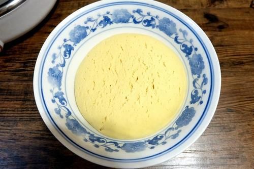  玉米面卷子|玉米面做面食不用蒸，松软细腻底部焦脆，比蒸的香，全家都爱吃