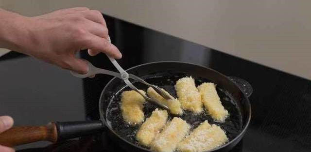 蛋黄|炸好的鱼条再搭配上豌豆土豆泥,尝试了一下,结果一家人都爱吃!