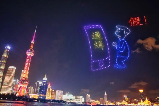户外媒体|网红爱心红绿灯爆红网络！这样的户外媒体凭什么更受欢迎？