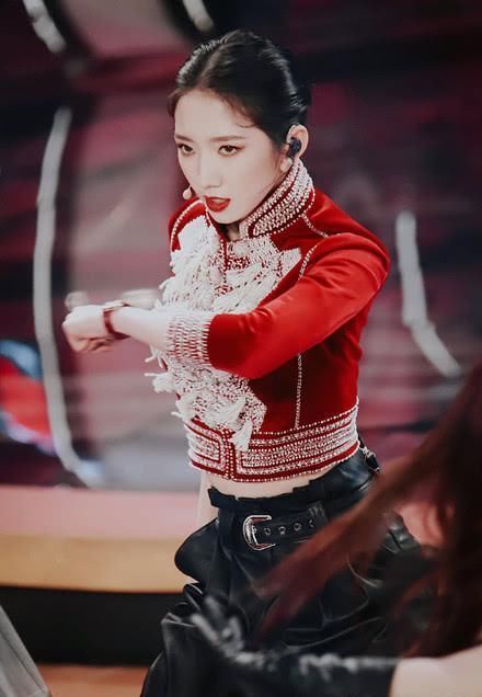 乐华选手|《青春有你2》主题曲评级,乐华再无强者,孟美岐吴宣仪已成过去