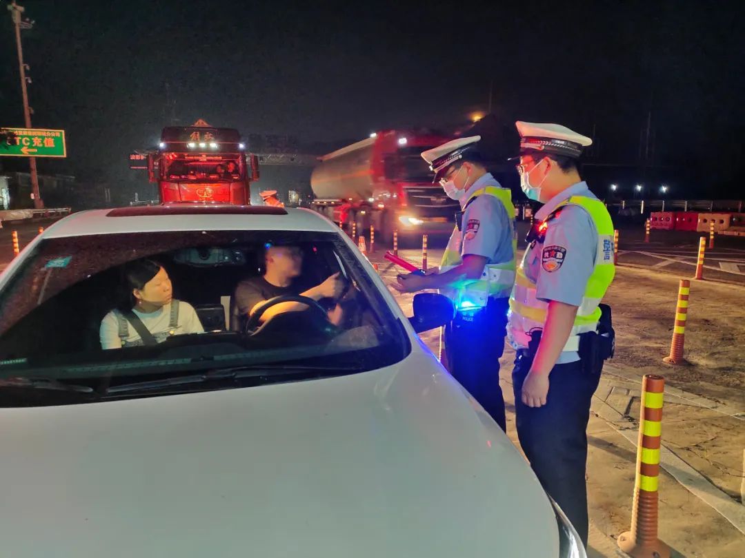  群众|聊城高速交警 | 给人民群众一份稳稳的安全感